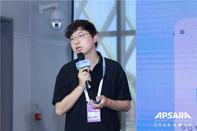 全面聚焦 AI,定義“智能化融合通信”新時代 全面聚焦 AI,定義“智能化融合通信”新時代